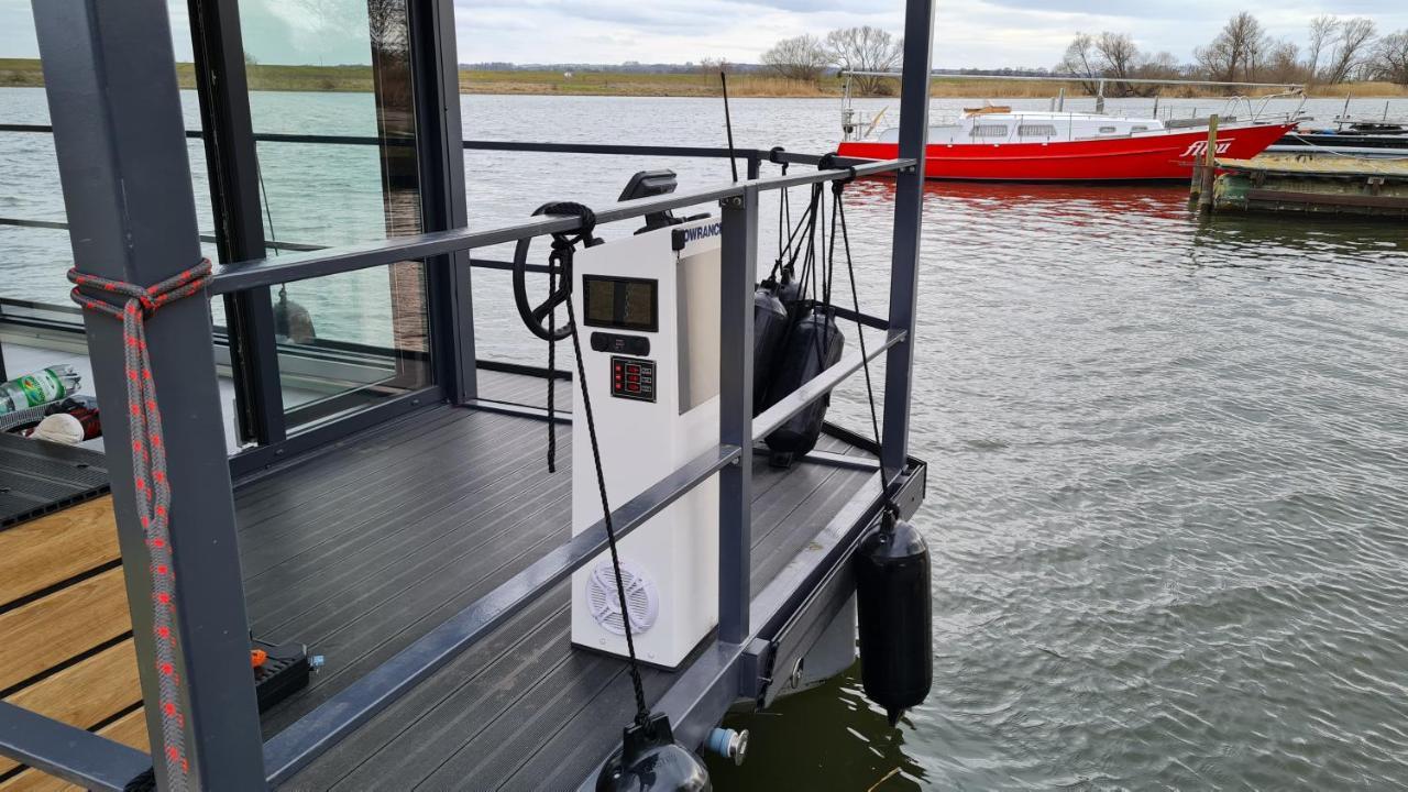 Hotel Hausboote Unteres Odertal Hausboot Kranich Schwedt Exterior foto